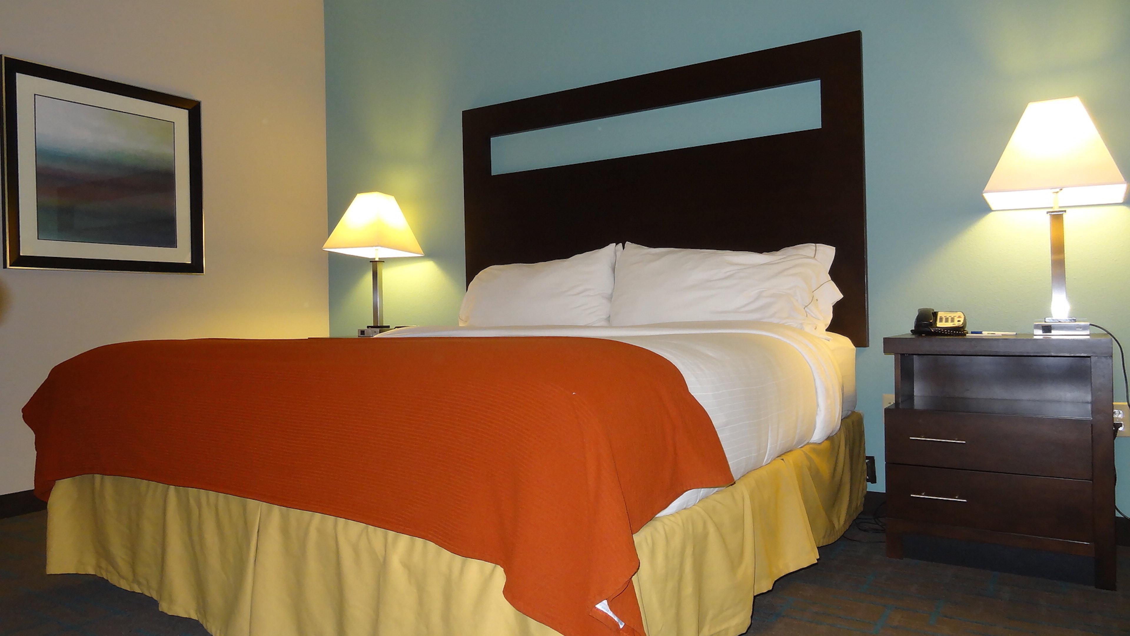 Holiday Inn Express Hotel Kansas City - Bonner Springs By Ihg Exterior photo