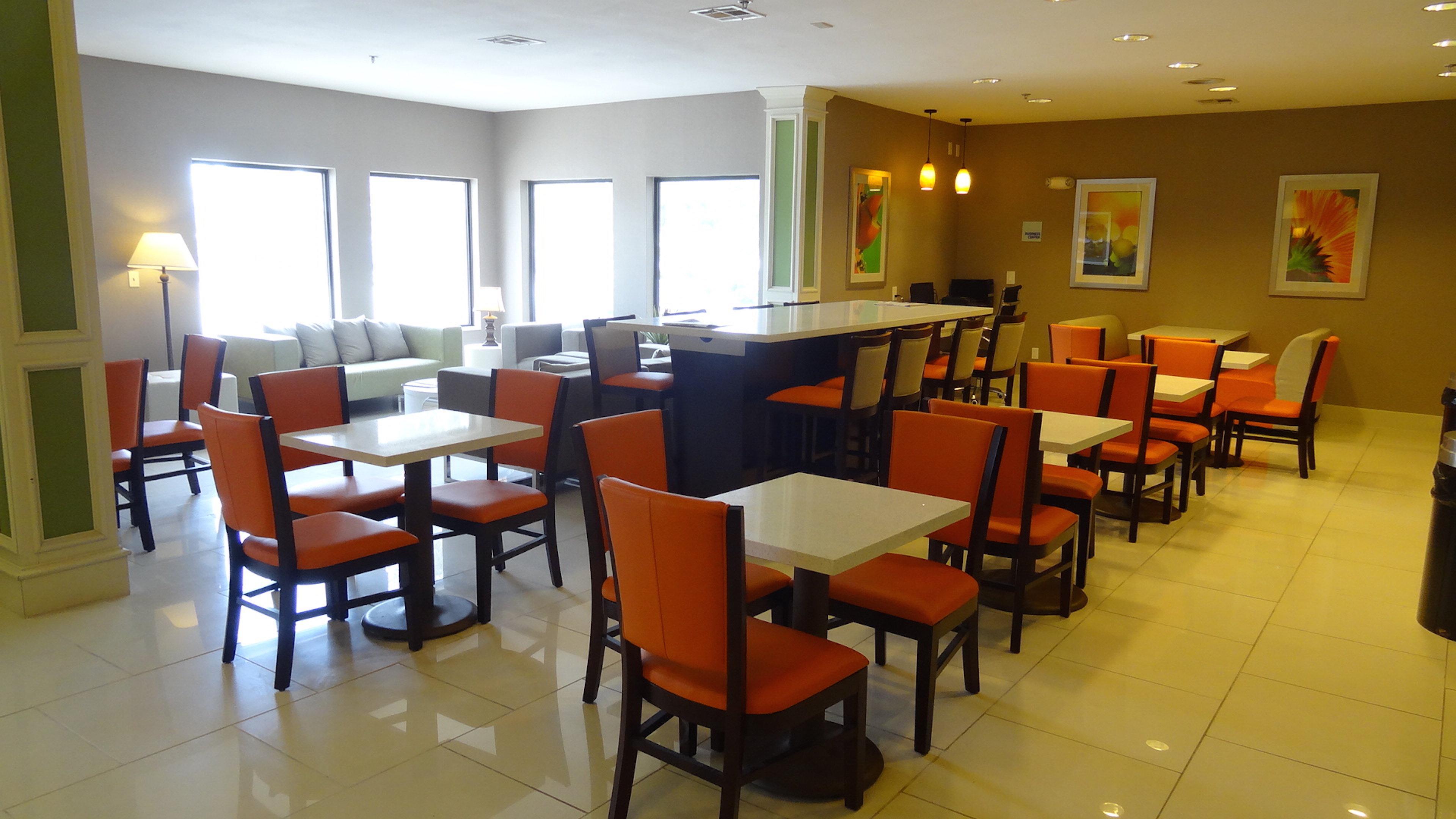 Holiday Inn Express Hotel Kansas City - Bonner Springs By Ihg Exterior photo